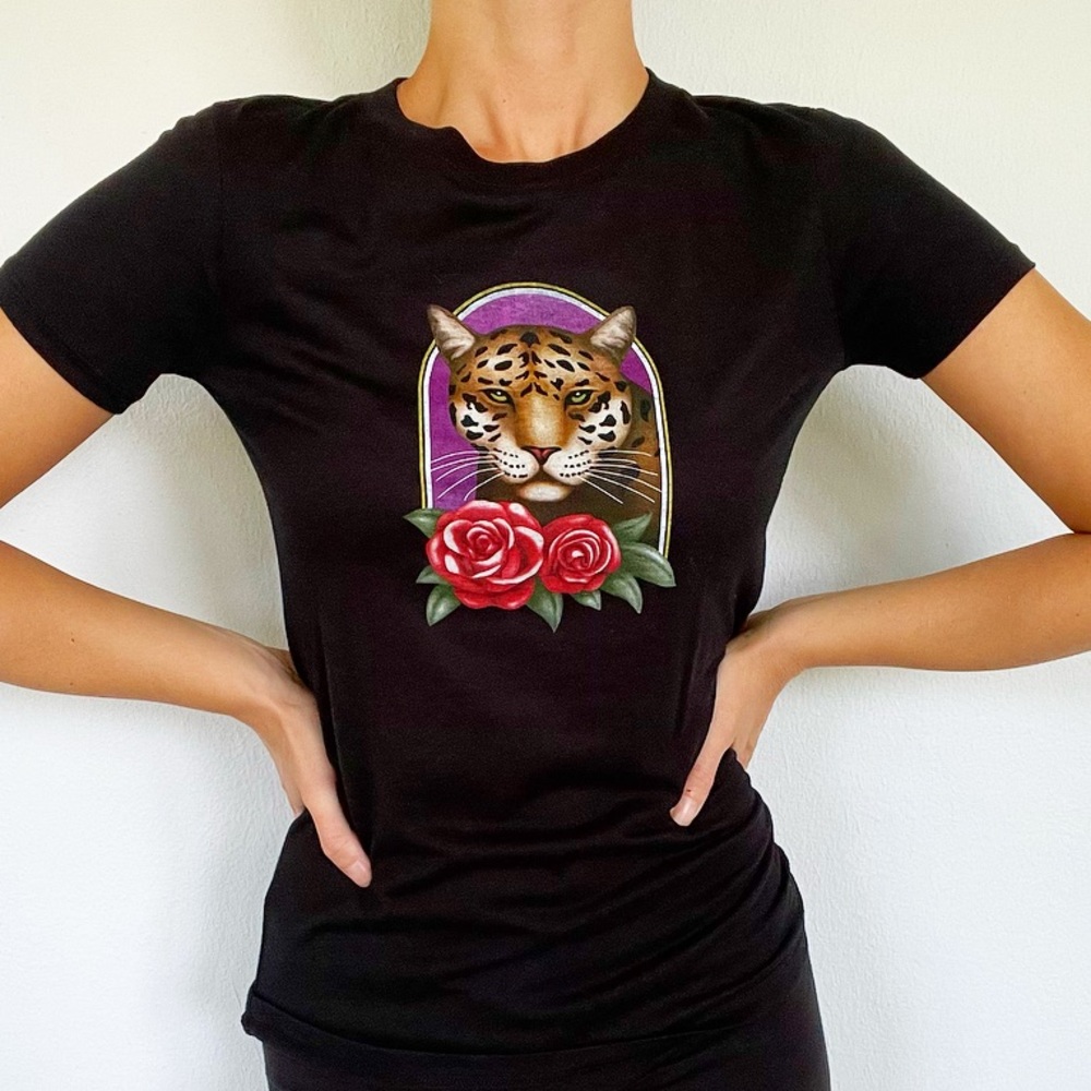 Aeropostale classic crew black leopard cotton short sleeve tee size small